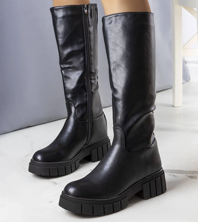 Čierne zateplené topánky Plaisi