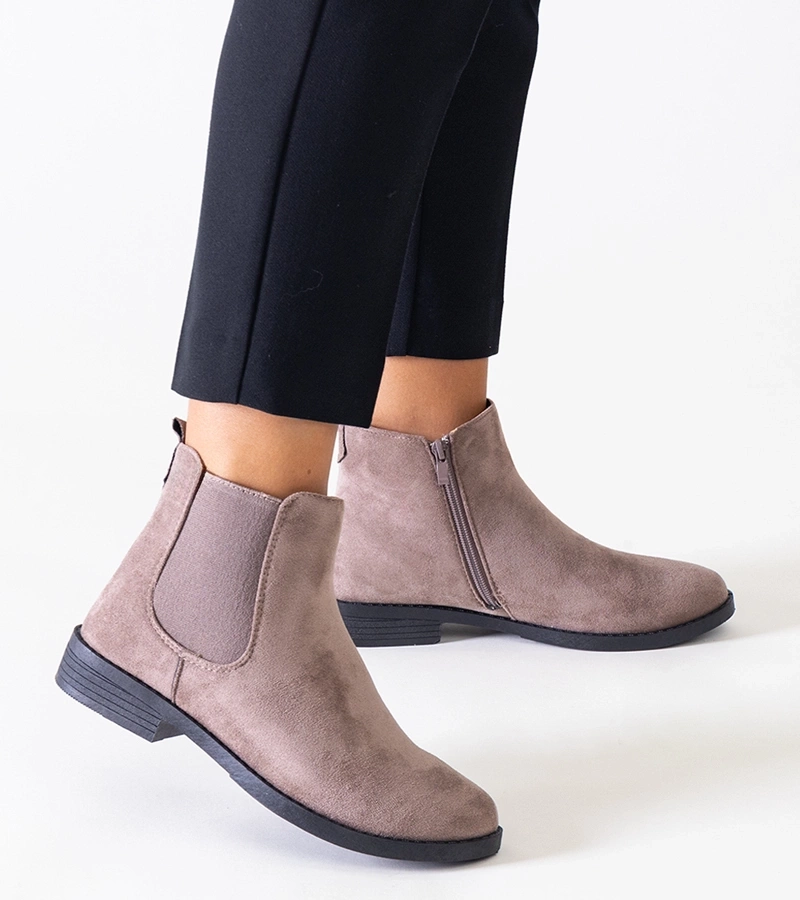 Hnedé klasické čižmy s elastickou vsadkou z eko kože Maiza