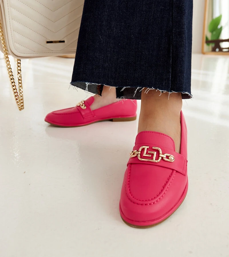 Ružové mokasíny zdobené reťazcom Kuens