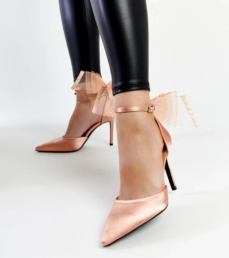 Svetlo ružové štítky s mašľou Ilaysa