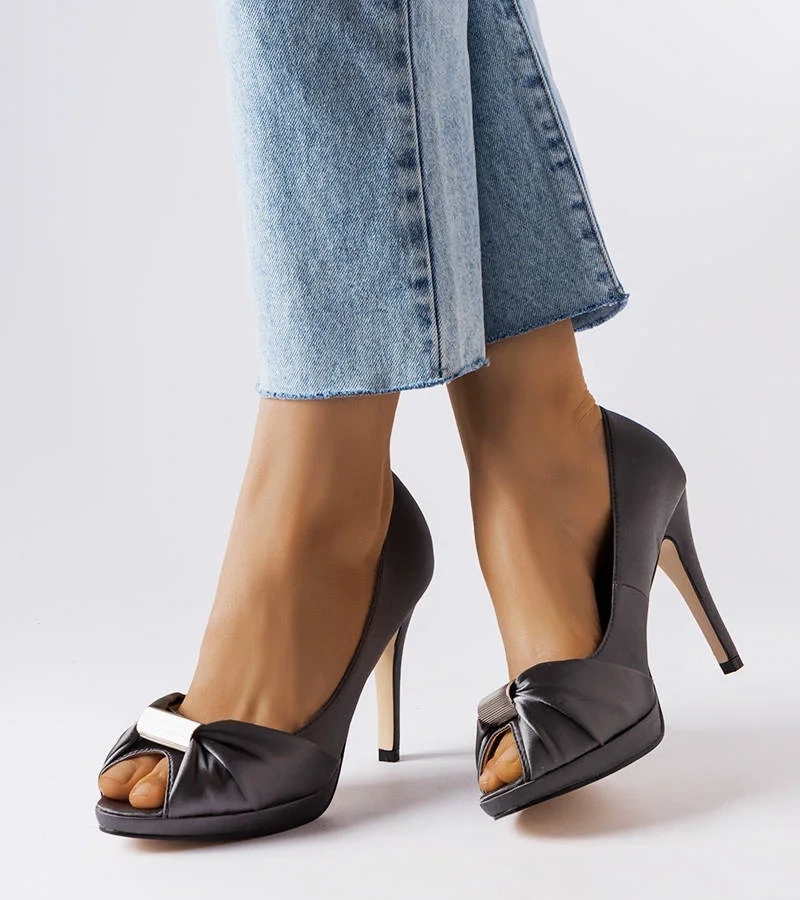 Šedé ihlice s otvorenou špičkou Paré