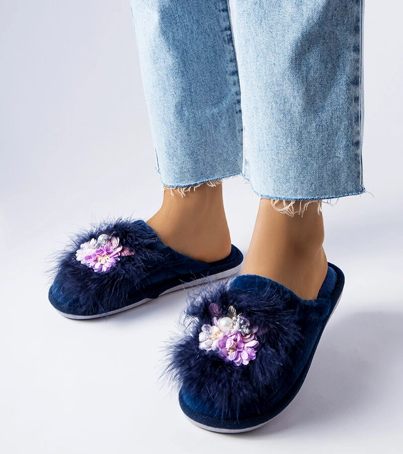 Námornícky modré teplé papuče s kvetmi Moly