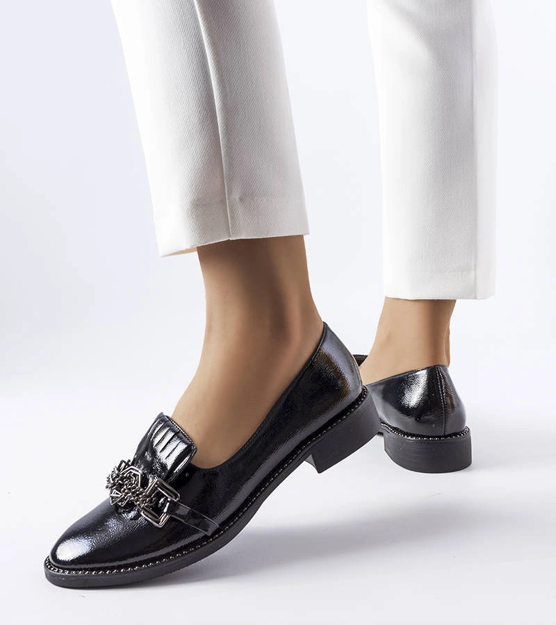 Čierne lakované poltopánky s kryštálmi Bonne