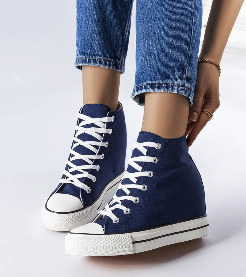 Tmavomodré tenisky na platforme Spaventa