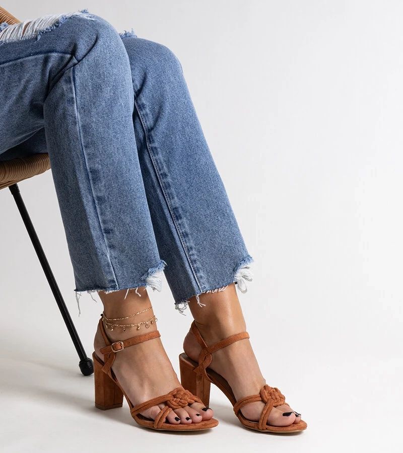 Hnedé sandále na podpätku Shama