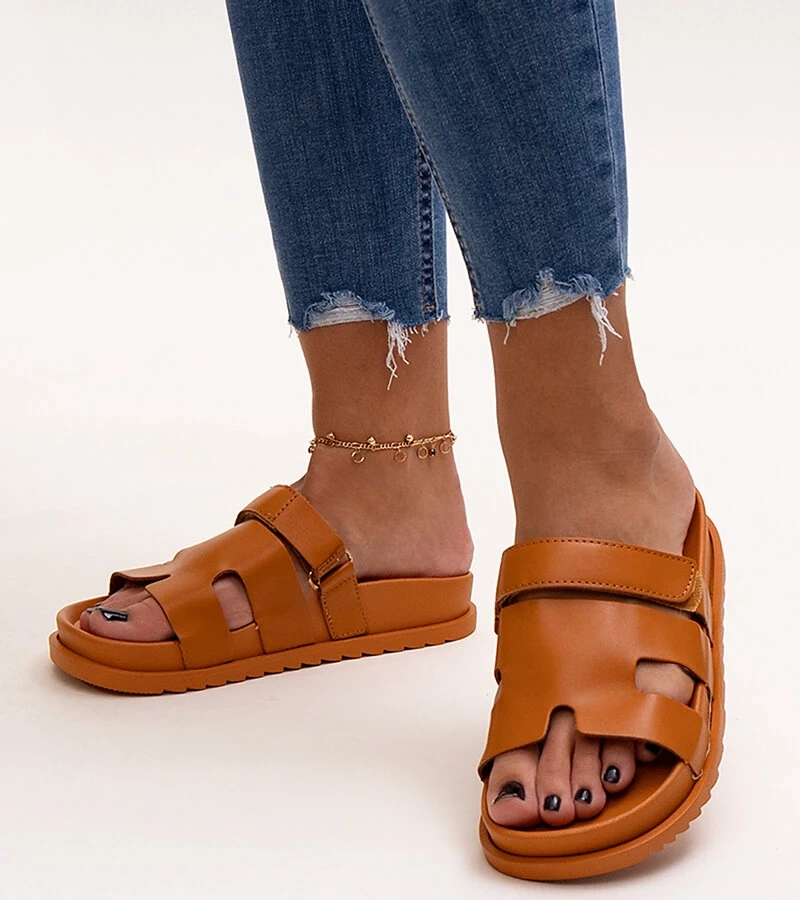 Hnedé sandále na suchý zips Kassis