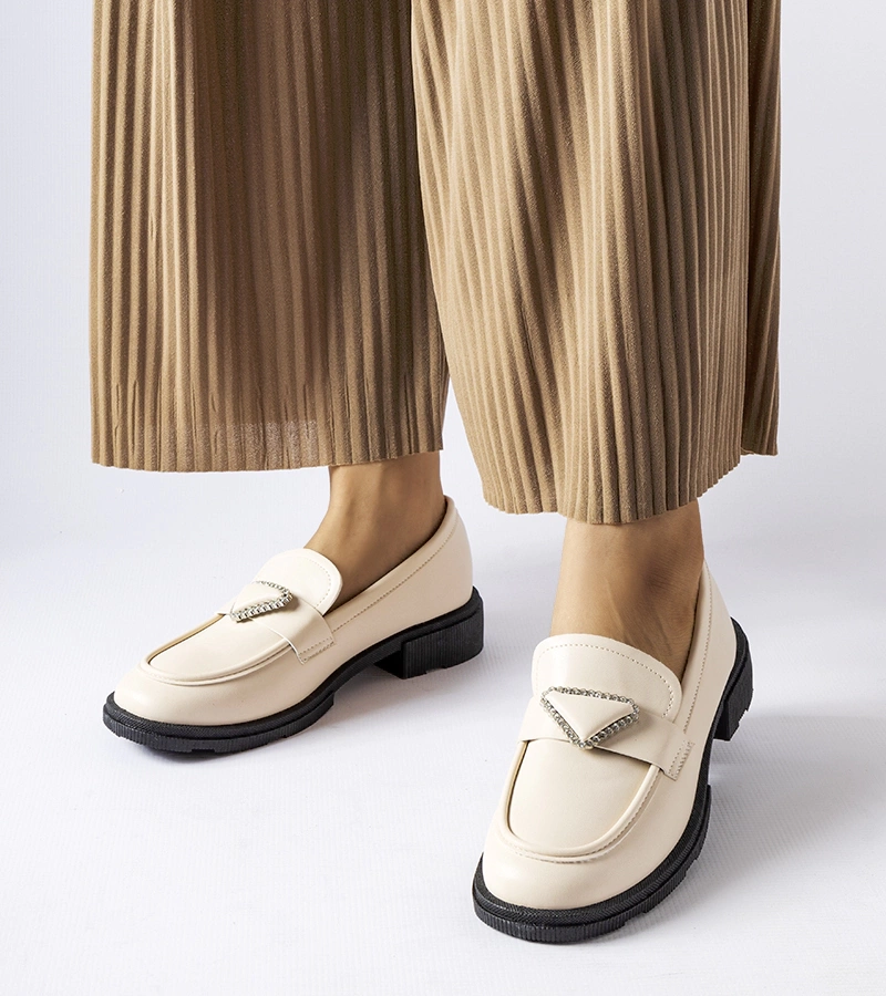 Béžové mokasíny Marsilius zdobené zirkónmi