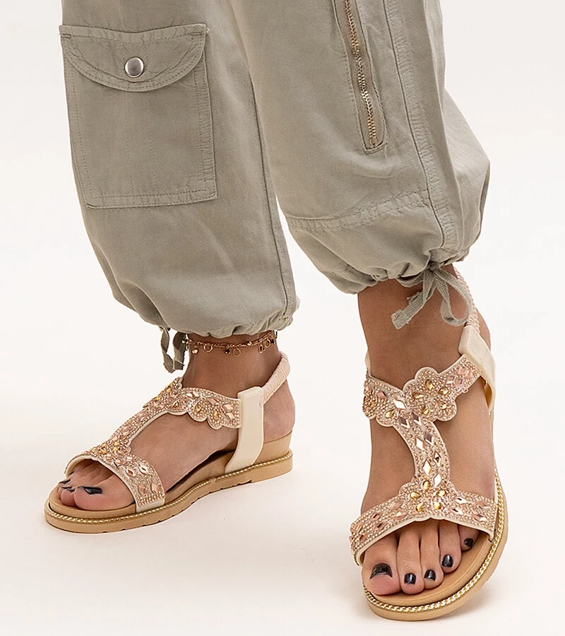 Lesklé svetlo hnedé sandále Shahida