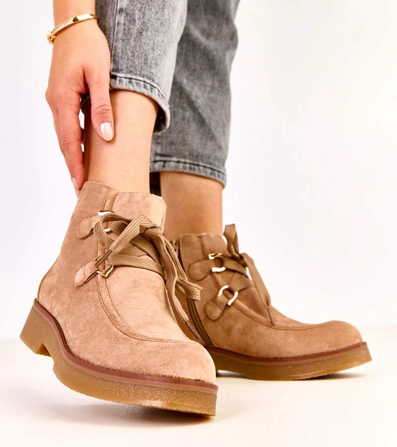 Béžové zateplené členkové topánky s ozdobnými šnúrkami Katrins