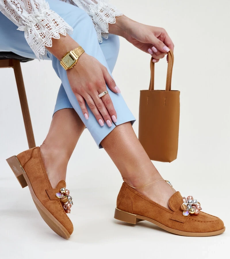 Hnedé mokasíny s ozdobami Dahera