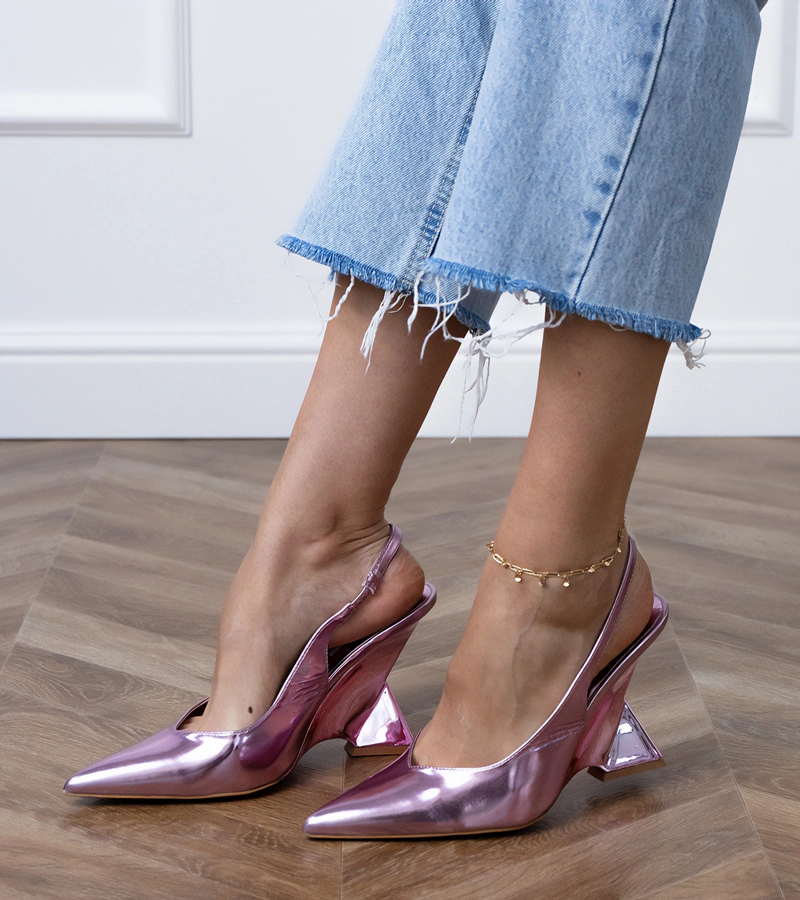 Fialové sandále na geometrickom klinovom podpätku Kokkes