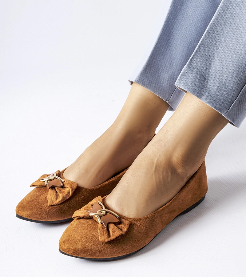 Hnedé balerínky so špicatou špičkou od Jetté