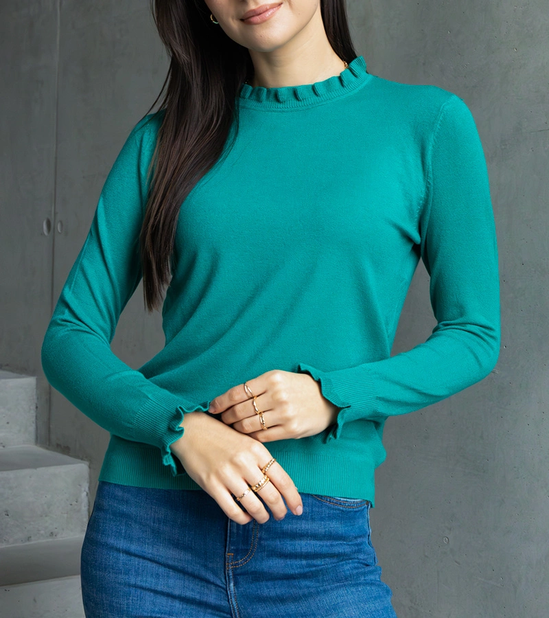 Zelený mäkký svetrík zdobený volánikom Luel