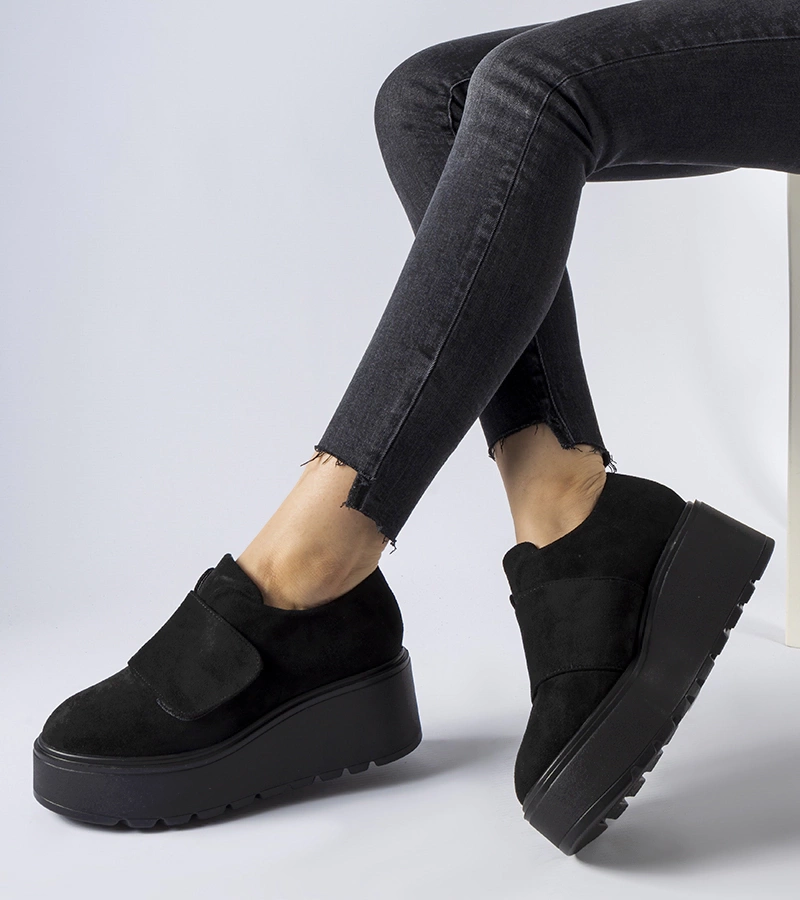 Čierne poltopánky na platforme Pallet