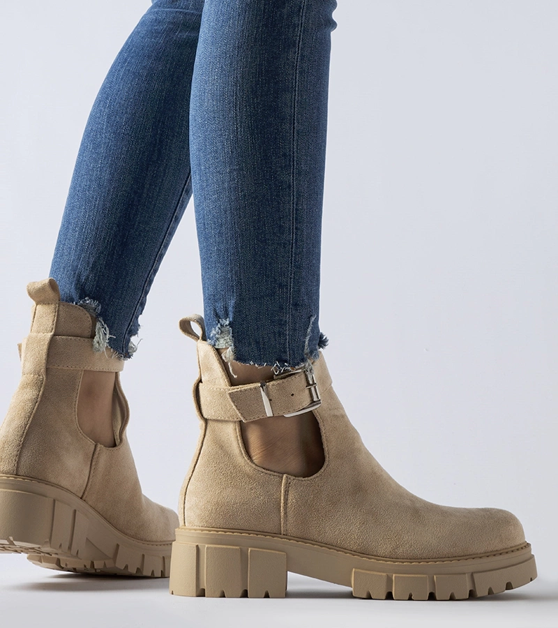 Beige čižmy s ozdobným zapínaním Abela 5687 BEIGE