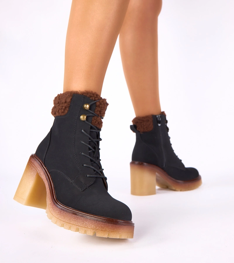 Čierne členkové čižmy na podpätku s kožušinkou na zvršku Alona