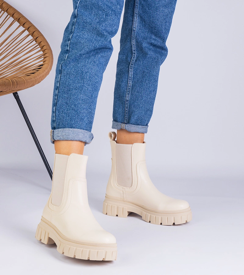 Béžové členkové topánky s elastickou vsadkou Rolandela