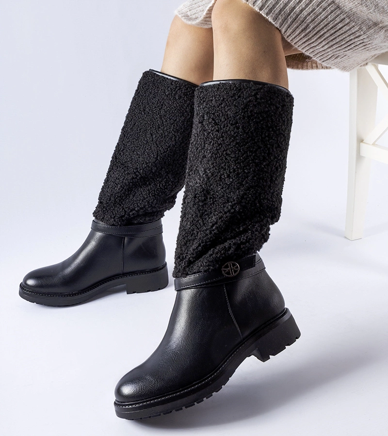 Čierne kozačky zdobené kožušinkou Plains