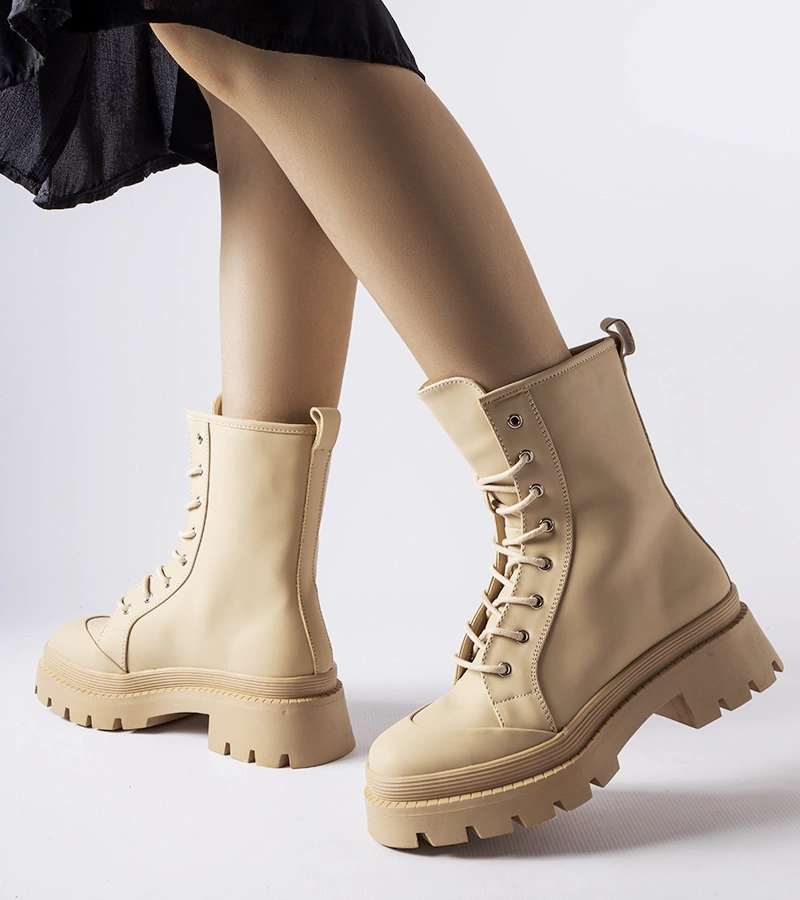 Trapery s béžovým matným povrchom