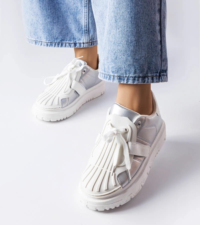 Strieborné tenisky na platforme od spoločnosti Binet