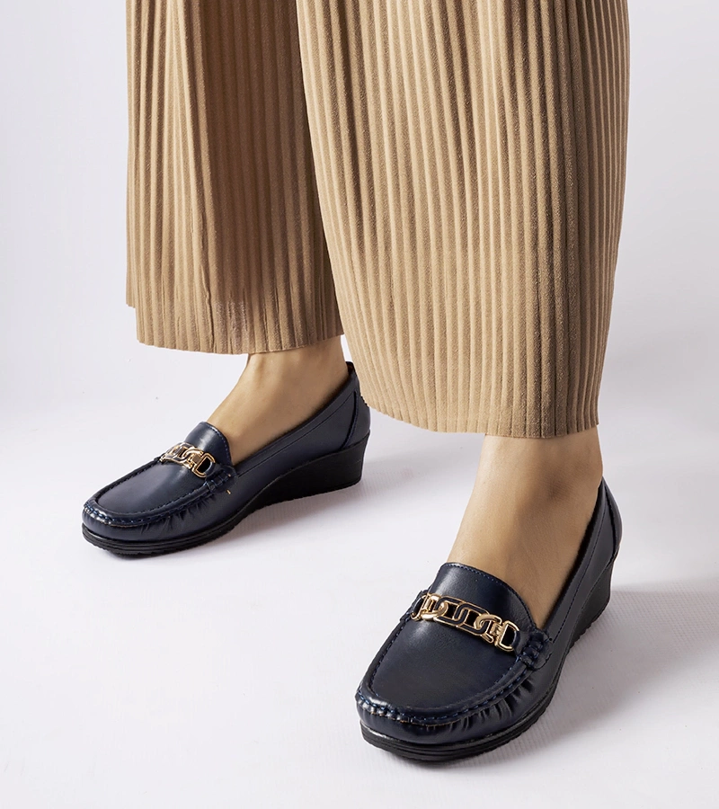 Tmavomodré mokasíny Lerino s prackou na päte