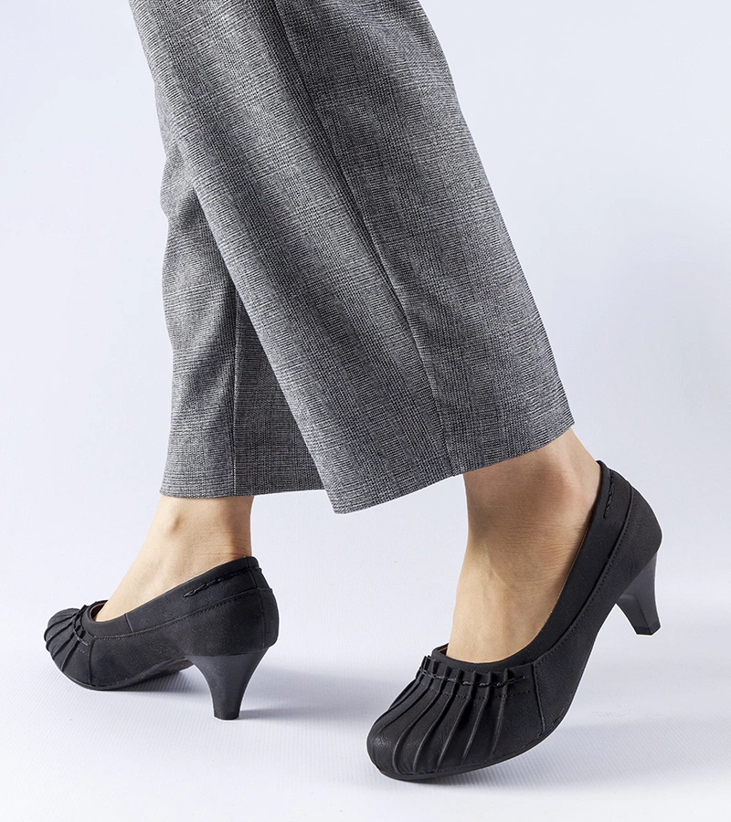 Čierne lodičky s marszczením Santro