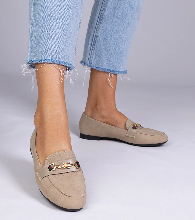 Hnedé mokasíny s matnou úpravou so zlatou ozdobou Gloriasa