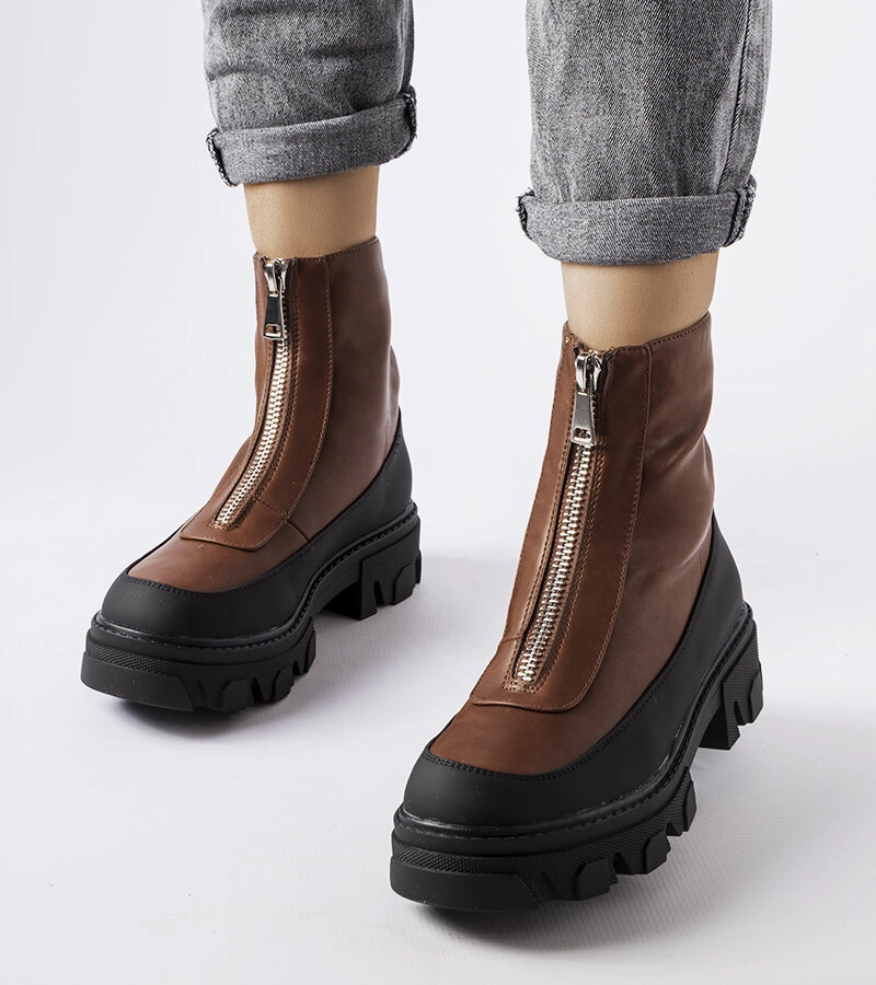 Hnedé pevné čižmy na zips od spoločnosti Morley