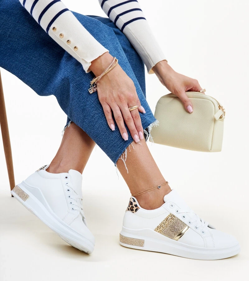 Bielo-zlaté tenisky s kryštálmi od Giulia