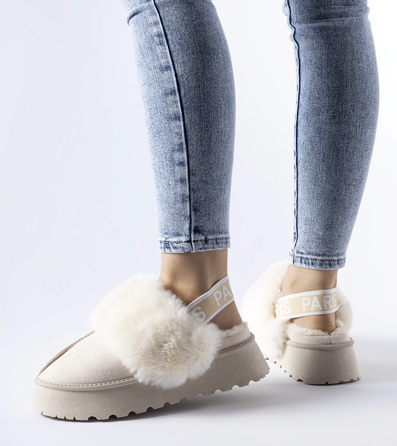 Jasnobežové vyhrievané papuče so gumou Sangro