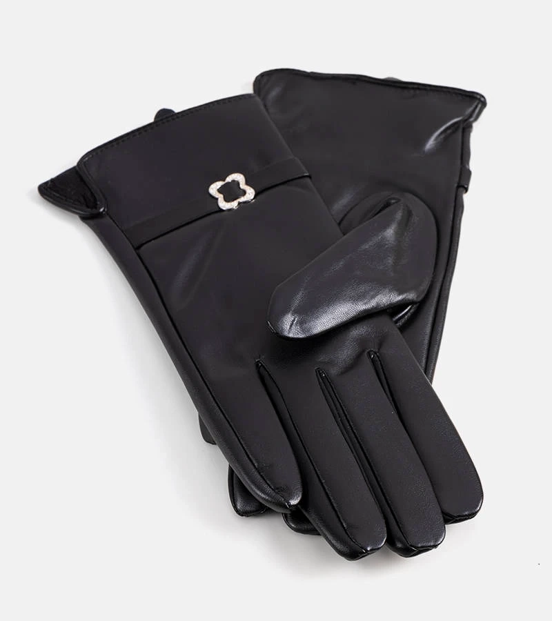 Čierne zateplené rukavice so sponou Clouti