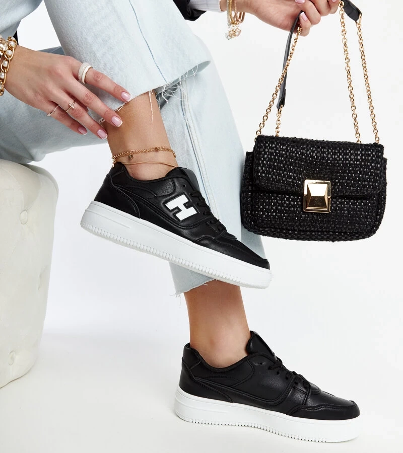 Čierne tenisky na bielej platforme Mentha