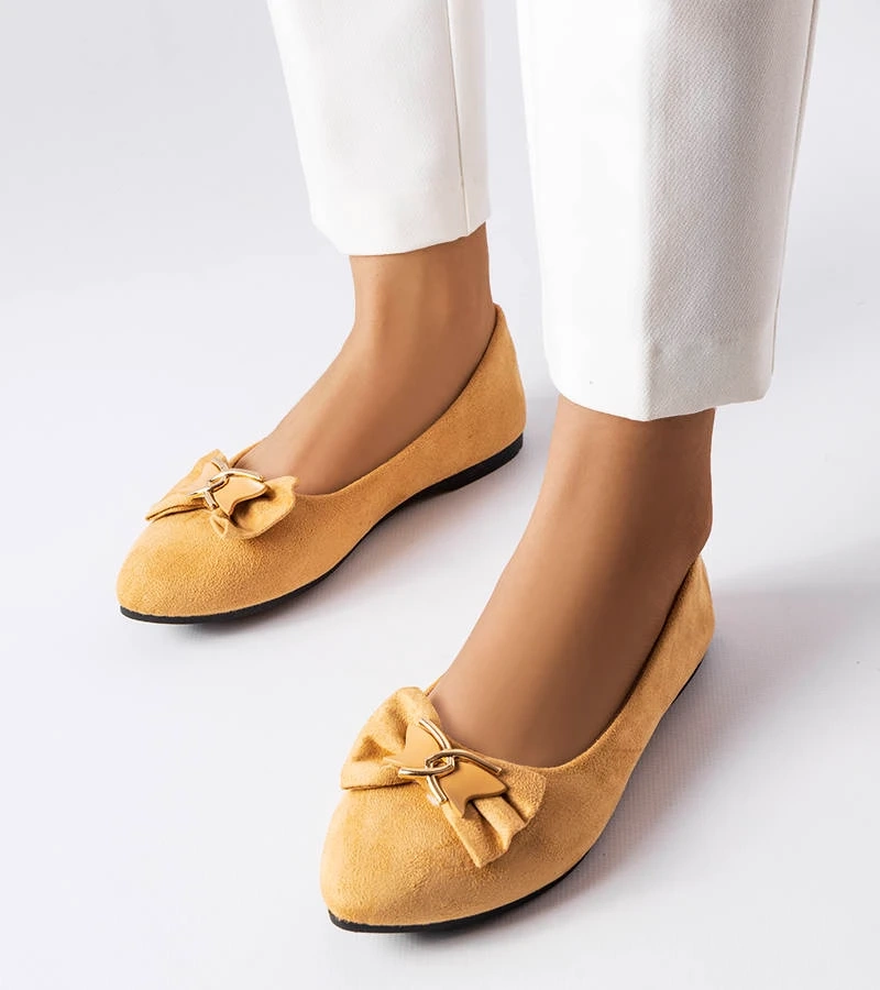 Béžové baleríny so špicatou špičkou od značky Jetté