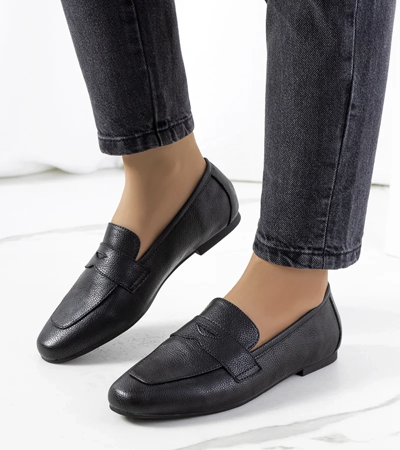 Čierne kožené poltopánky Zulte