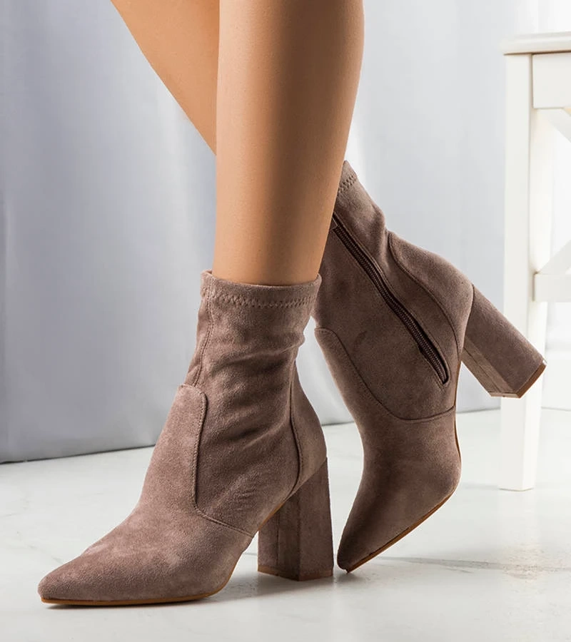 Brown botki o príspevku Kensley