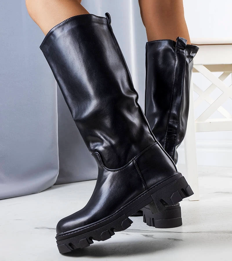 Cerné čižmy Cazar