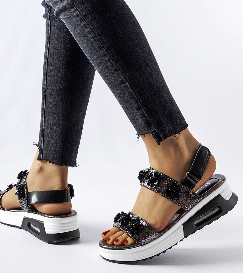 Sivé kvetinové sandále na podpätku Stamford