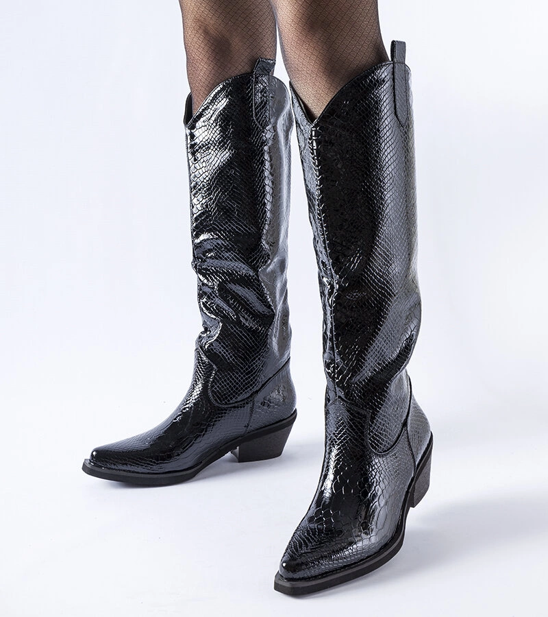 Čierne lakovane zateplené kovbojky Chapin