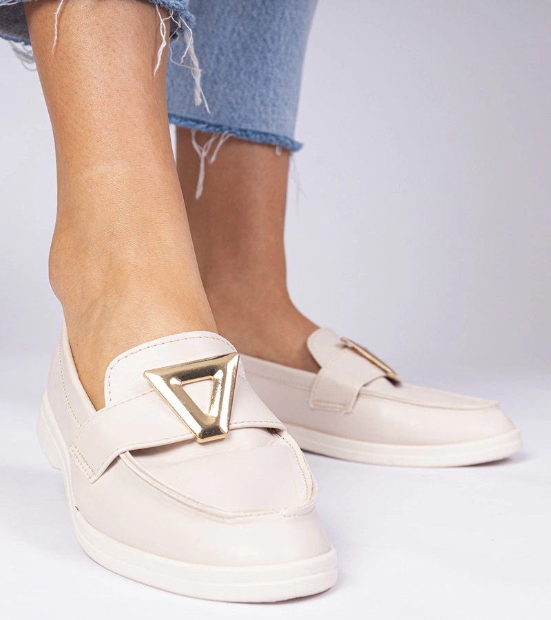 Béžové dámske mokasíny s elegantnou ozdobou Viletta