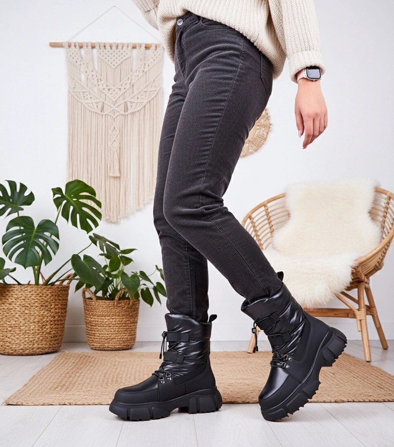 Čierne snehule s leskom zateplené kožušinkou Jassi