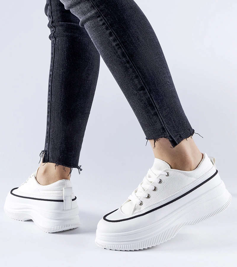 Biele tenisky na platforme Plesio