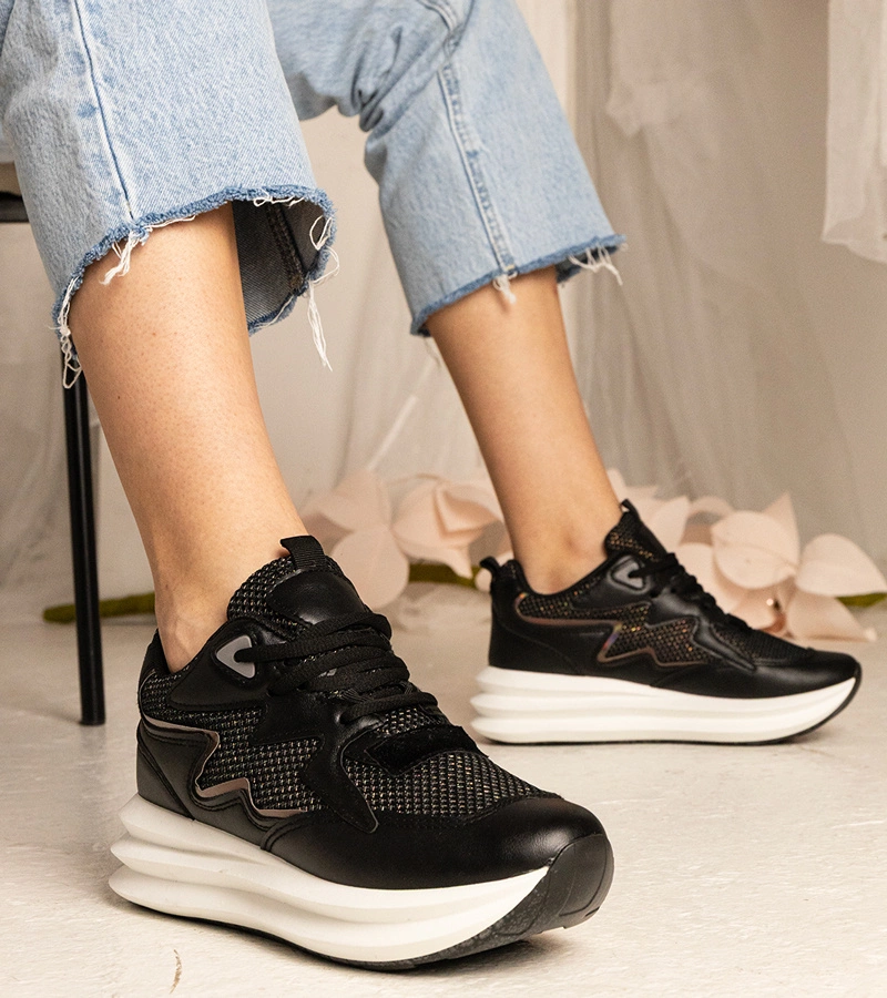 Čierne tenisky s holografickým prvkom Elaiza