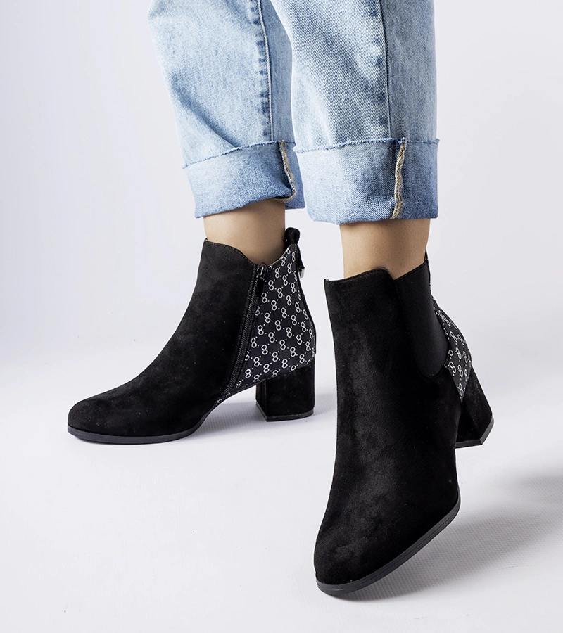 Čierne eko-semišové čižmy na nízkom podpätku Monte