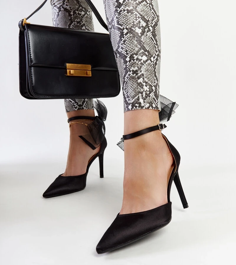 Čierne lodičky s mašľou od Ilaysa