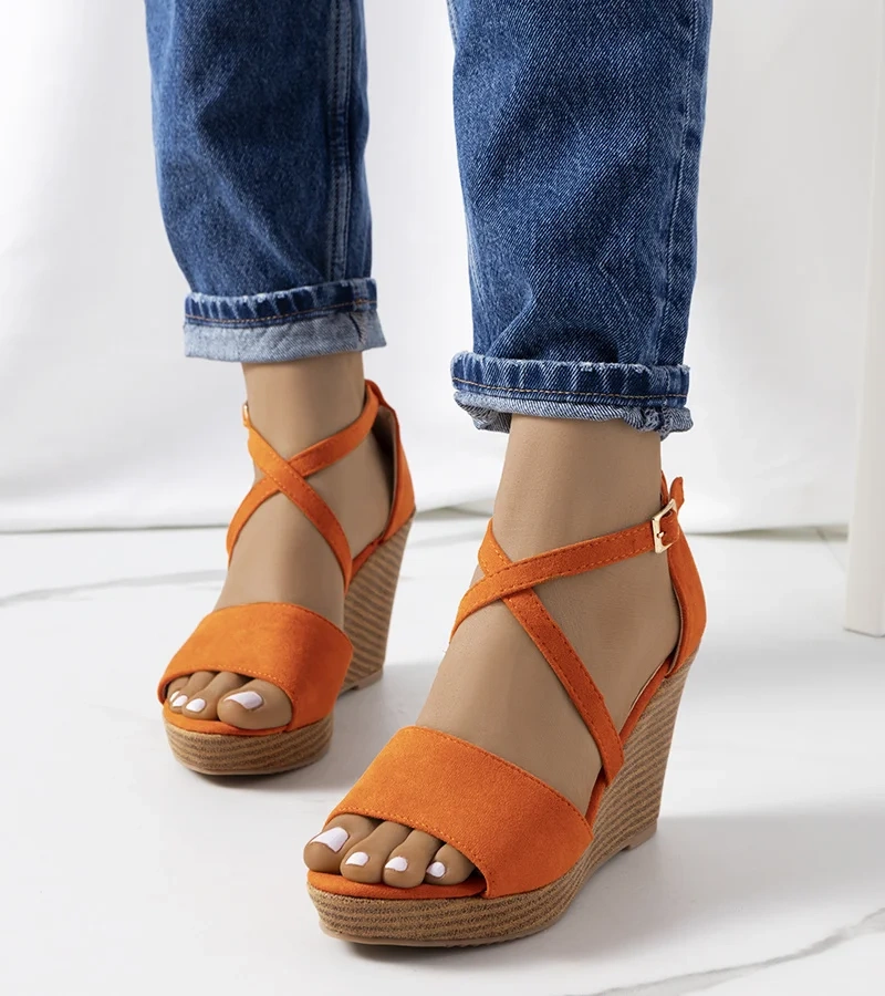 Oranžové sandále Kerry na klinoch