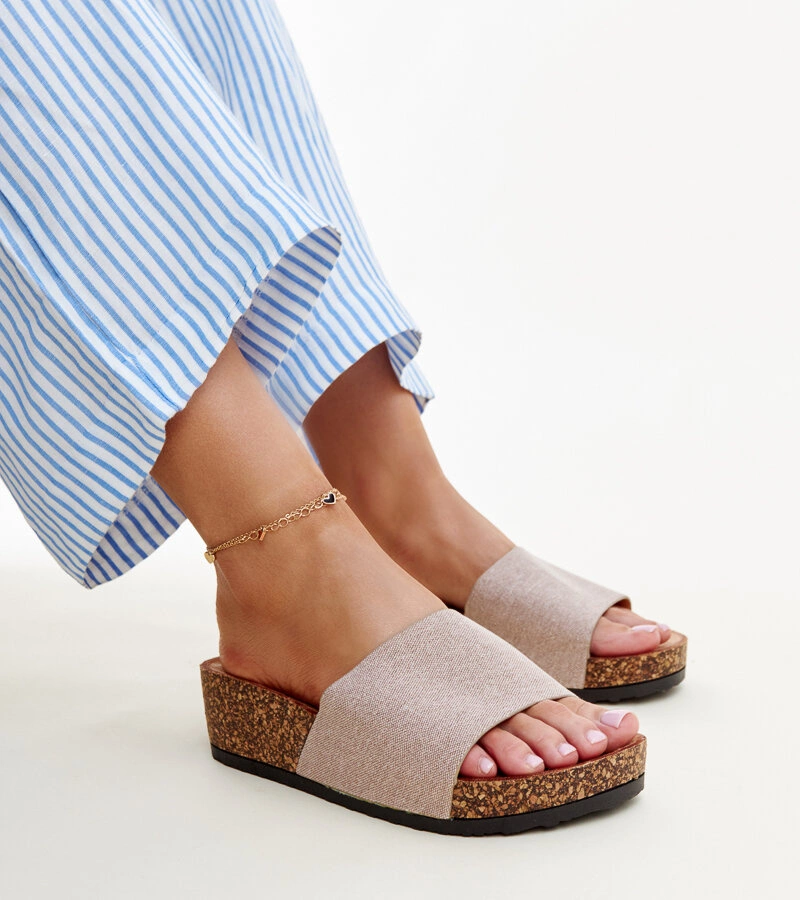 Tmavobežové šľapky na korkovej platforme Naifene