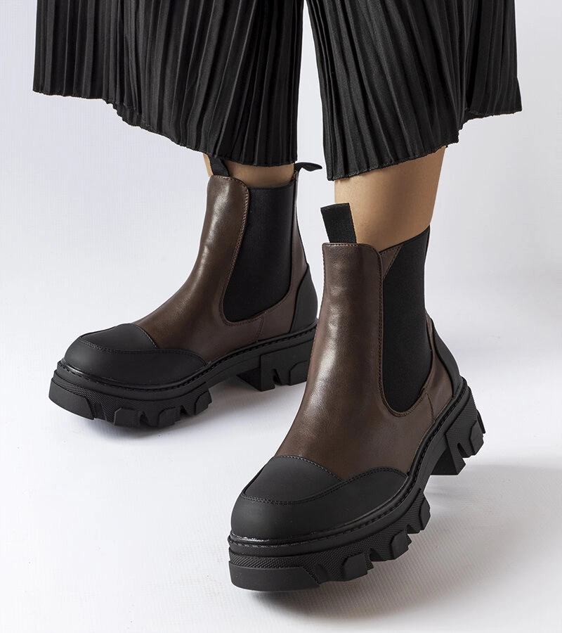 Tmavohnedé čižmy Sibyla