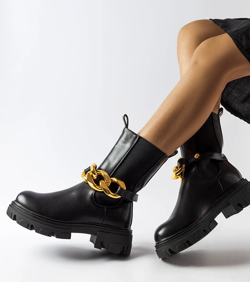 Čierne topánky s reťazou Genoveff