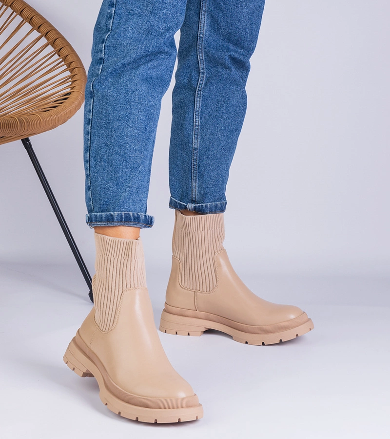 Hnedé členkové topánky s textilným zvrškom Kalvaria