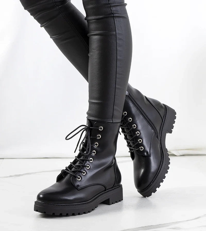 Čierna botki Naporia